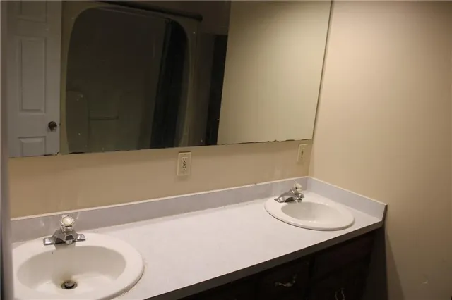 $224,000 | 1255 South 220th Street, Pittsburg, KS 66762