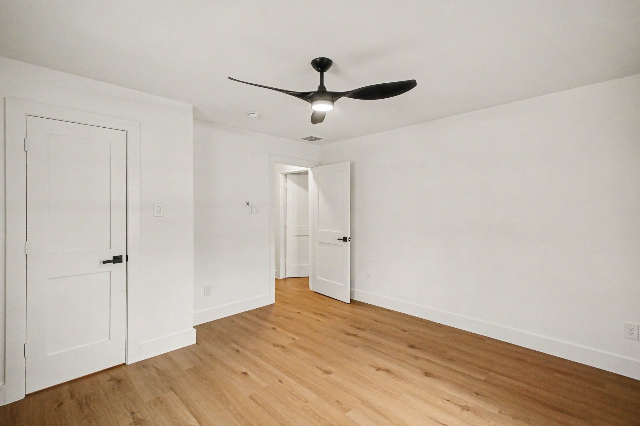 5443 Redstart Street Houston, TX 77096 - Photo 23 of 36