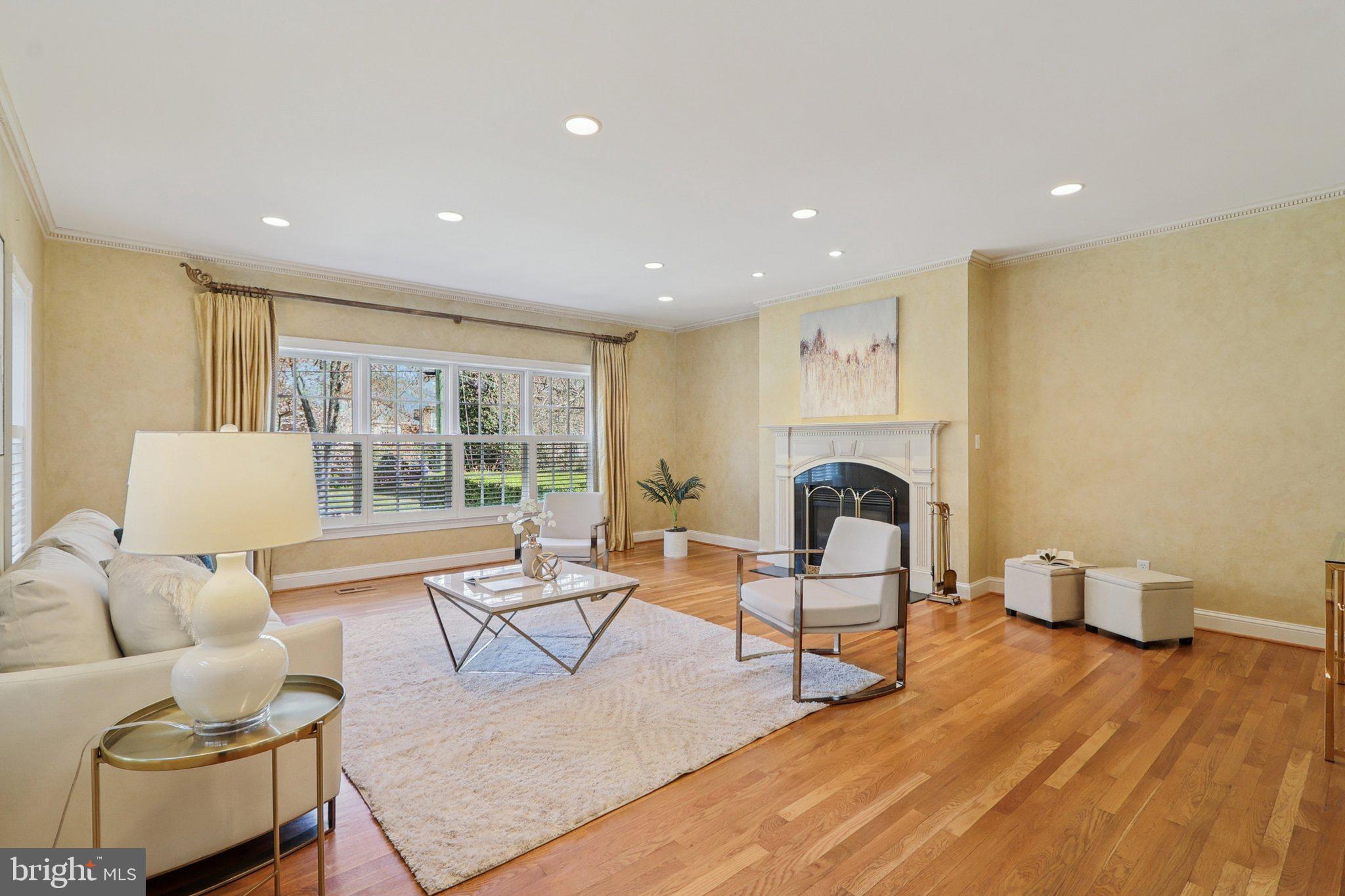 5602 Ogden Road Bethesda, MD 20816 - Photo 18 of 87 The GREAT room with gas fireplace.