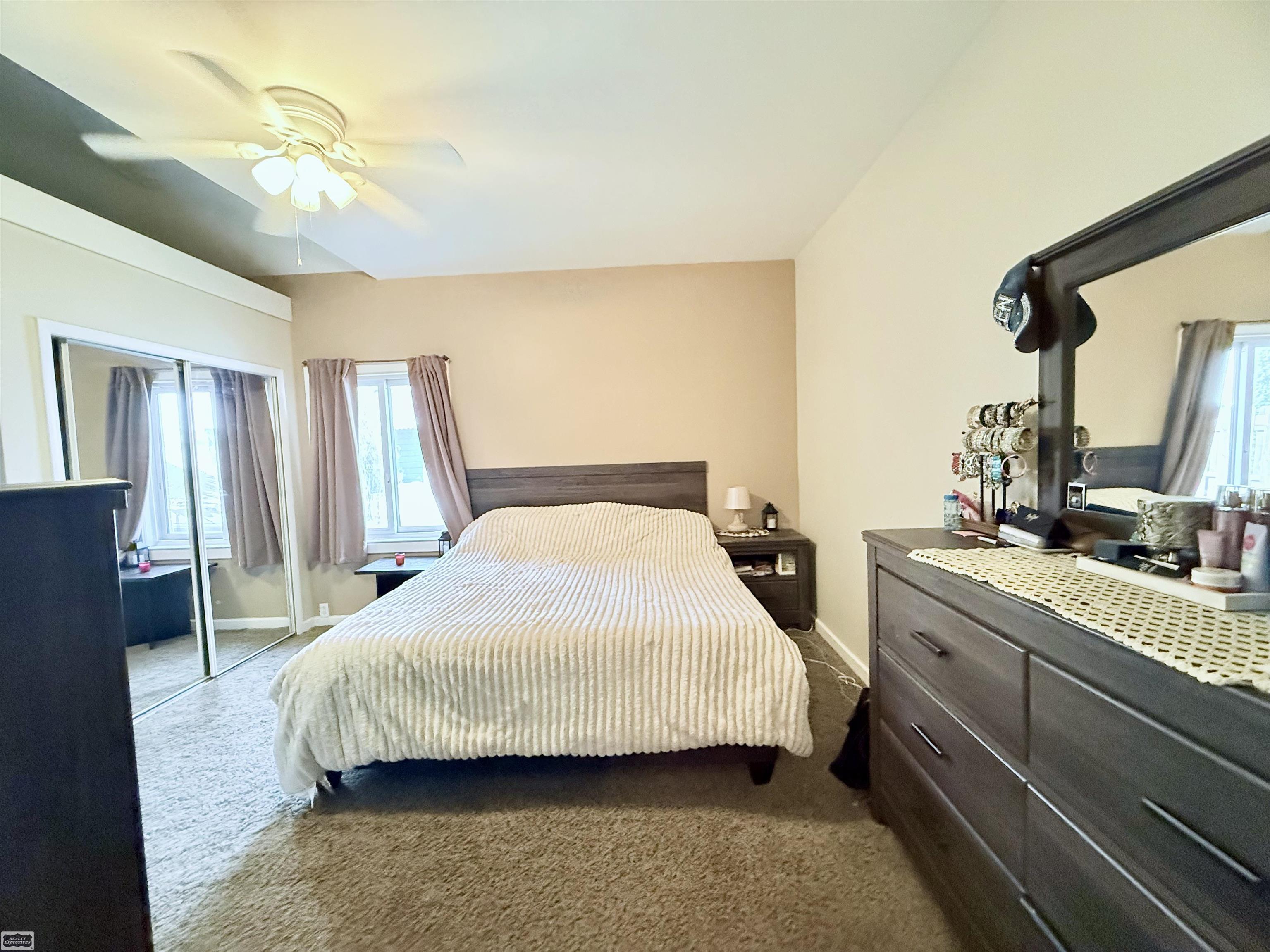 27685 Riviera Street Harrison Township, MI 48045 - Photo 4 of 25 50203419-f6720242-5d69-43a4-ae96-eca275a39614.JPG