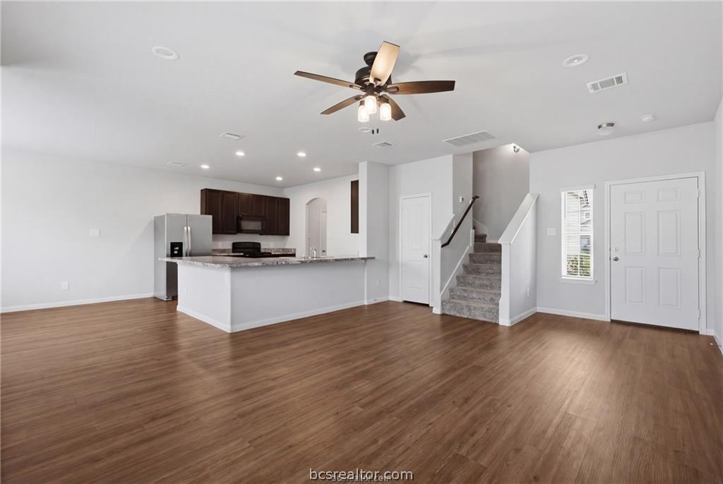 988 Rice Drive Bryan, TX 77803 - Photo 3 of 21 Gallery Image 3