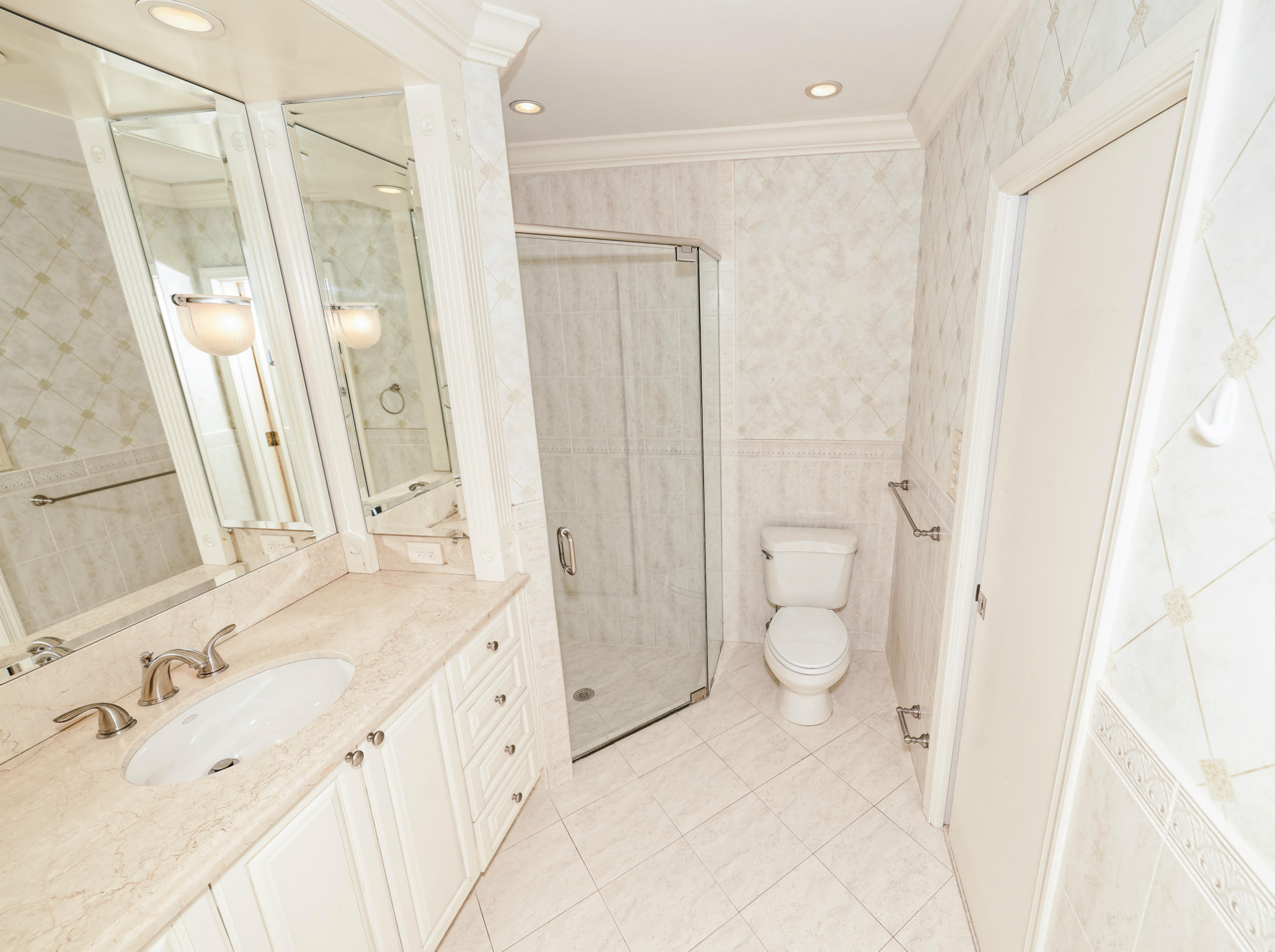 1266 Walnut Terrace Boca Raton, FL 33486 - Photo 23 of 44 Bathroom Master 002