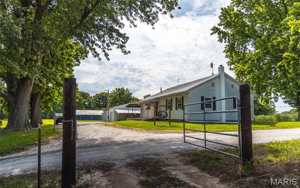 1757 Infidel Hollow Road Mozier, IL 62070 - Photo 4 of 52