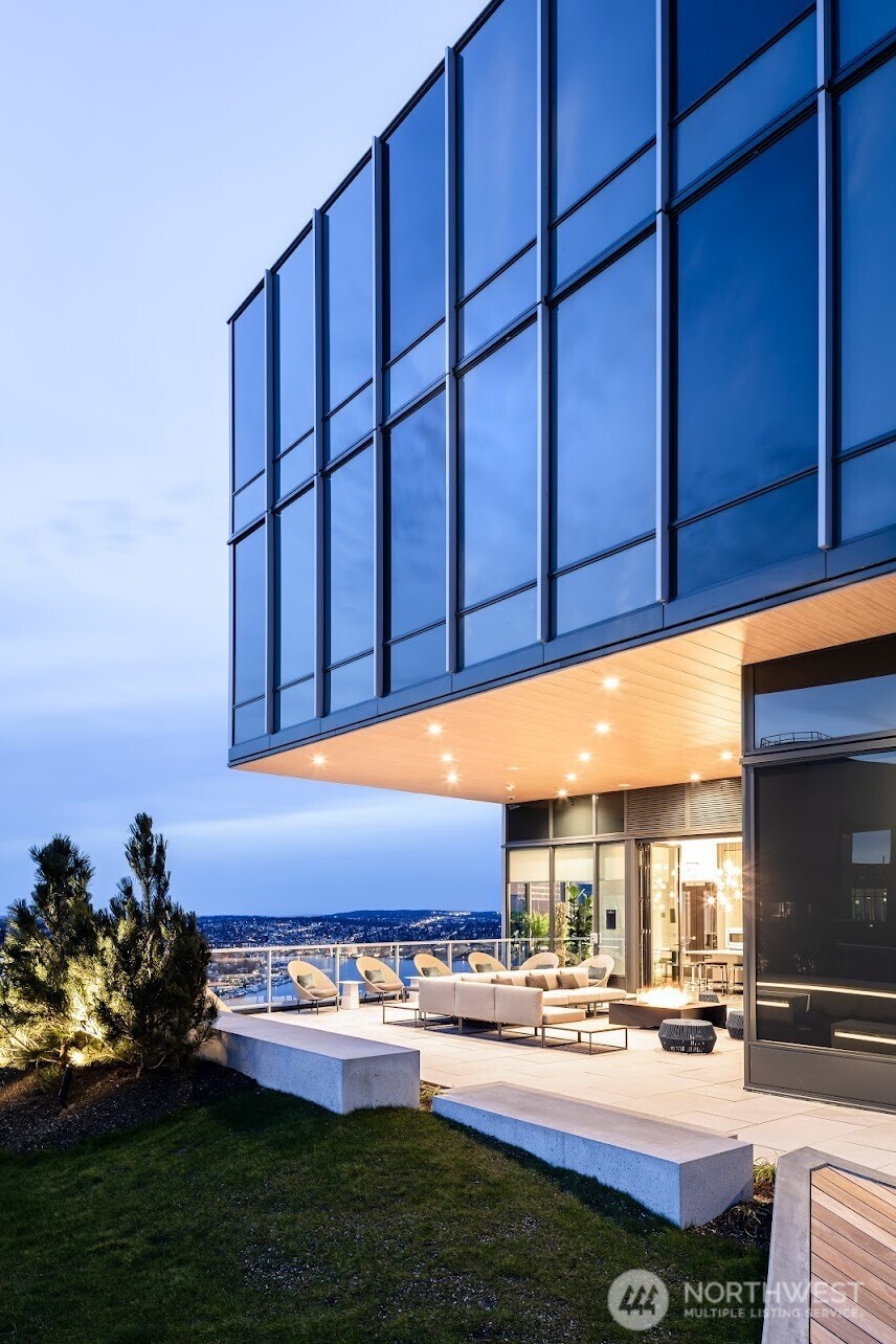 1808 Minor Avenue, Unit 3706 Seattle, WA 98101 - Photo 6 of 26 a room with pool table and chairs