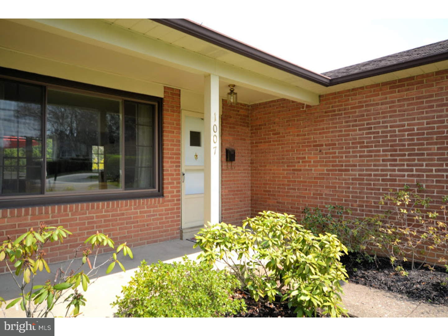 1007 East Heather Road Oreland, PA 19075 - Photo 2 of 18 Gallery Image 2