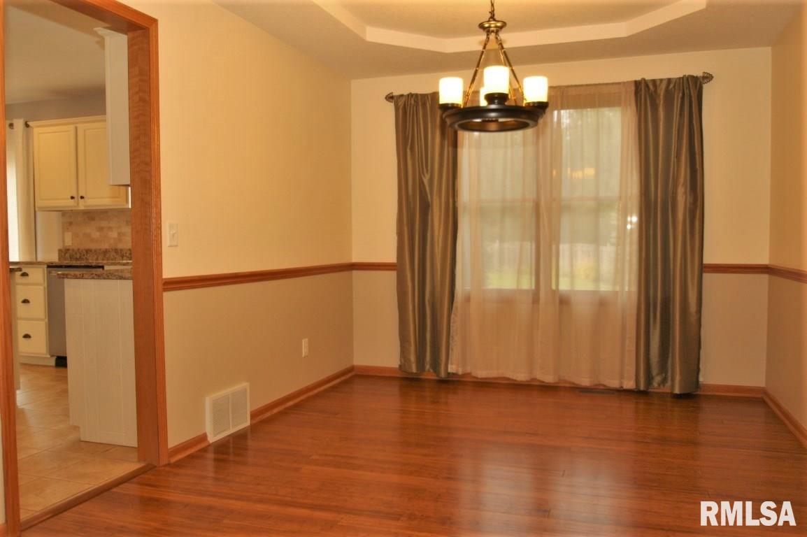 5260 Remington Road Bettendorf, IA 52722 - Photo 12 of 31 Gallery Image 12