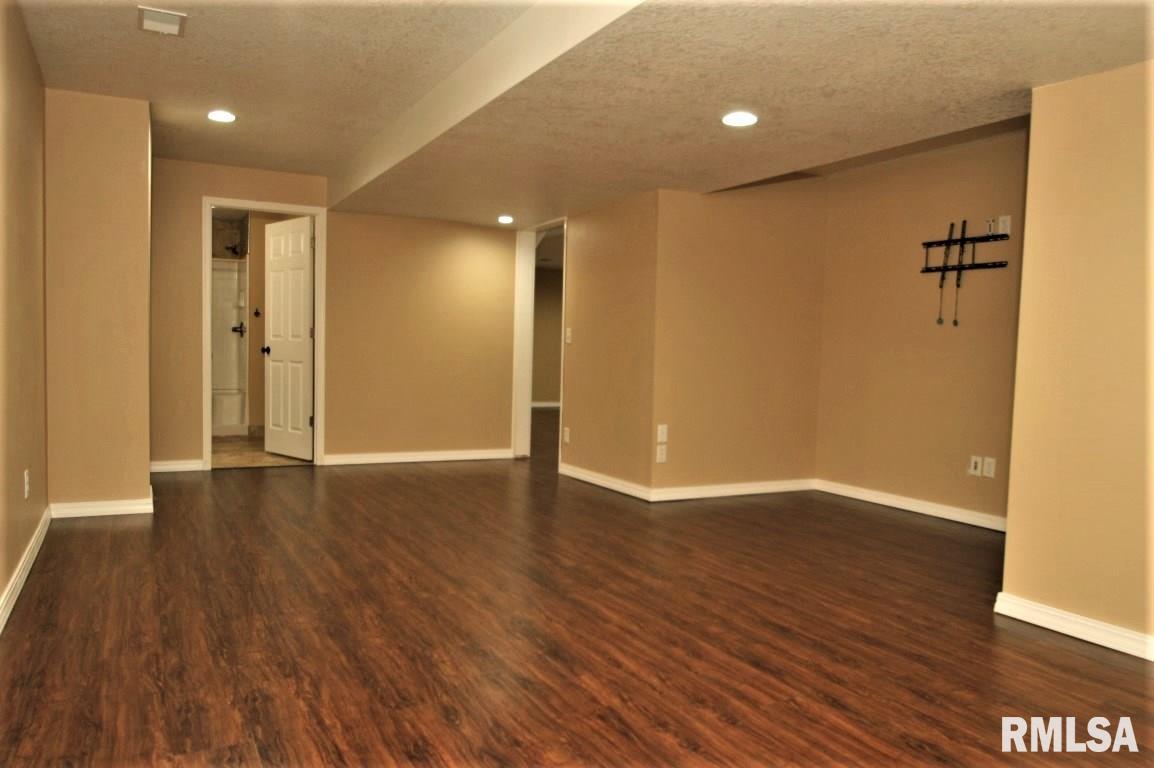 5260 Remington Road Bettendorf, IA 52722 - Photo 30 of 31 Gallery Image 30