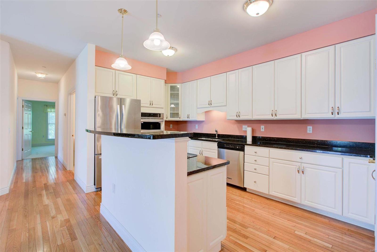 11293 Manchester Road, Unit 7 St. Louis, MO 63122 - Photo 4 of 21 Gallery Image 4