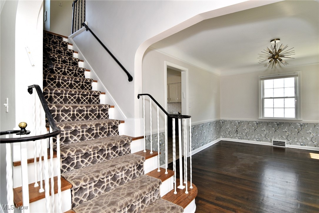 2516 Laurelhurst Road Cleveland, OH 44118 - Photo 12 of 39 Gallery Image 12