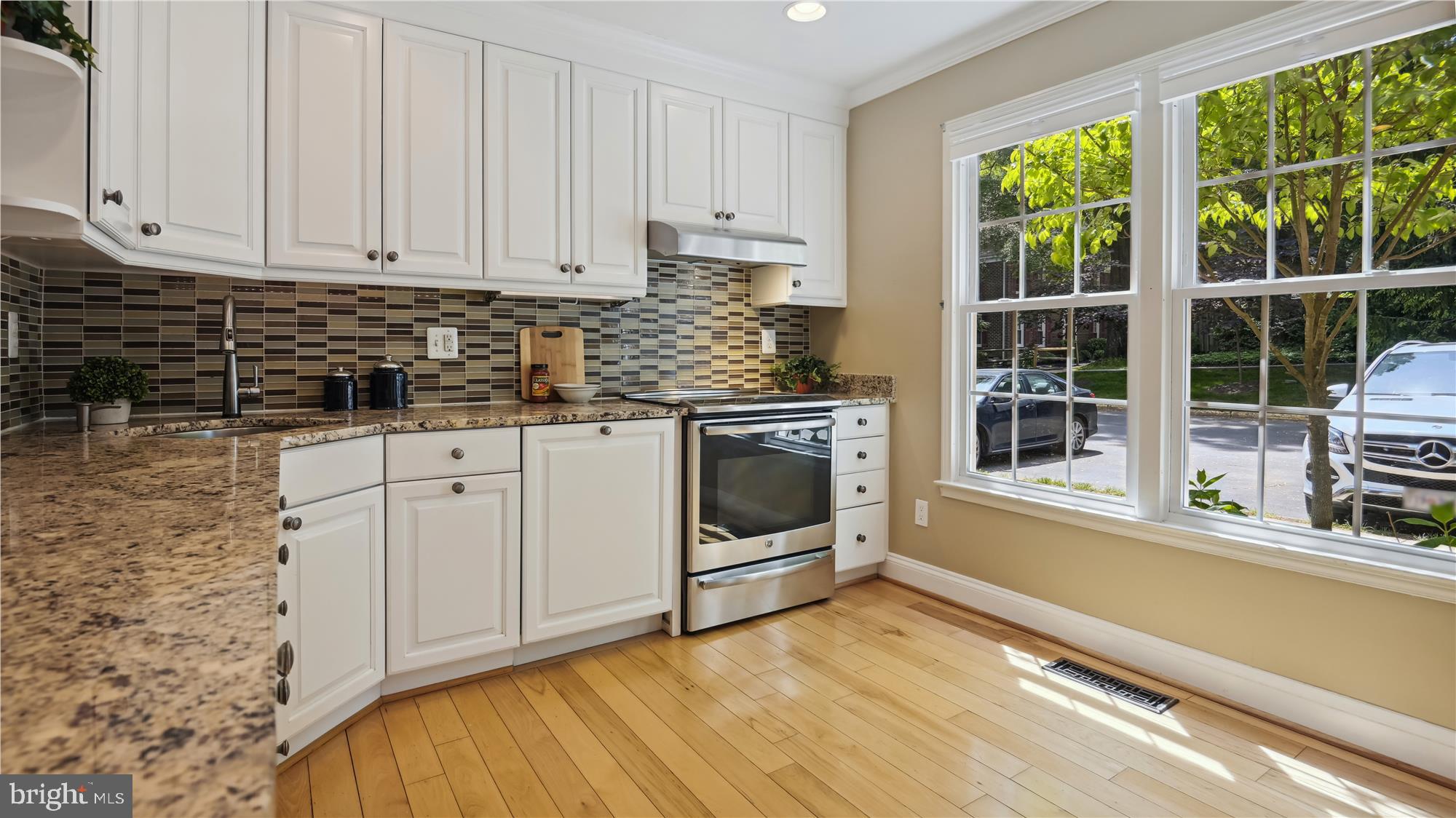11876 Abercorn Court Reston, VA 20191 - Photo 2 of 26 Kitchen