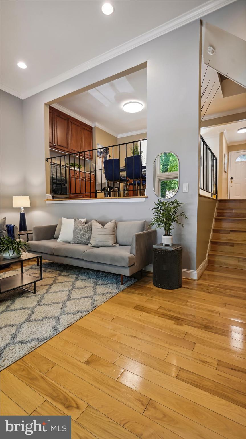 11876 Abercorn Court Reston, VA 20191 - Photo 10 of 26 Family Room