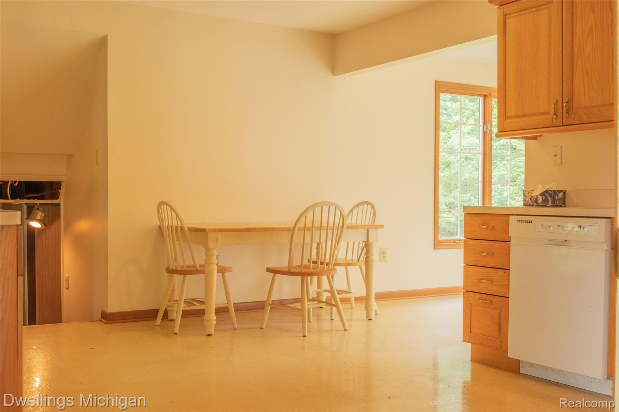 12581 Maxwell Road Carleton, MI 48117 - Photo 3 of 28 Maxwell(5of28).jpg