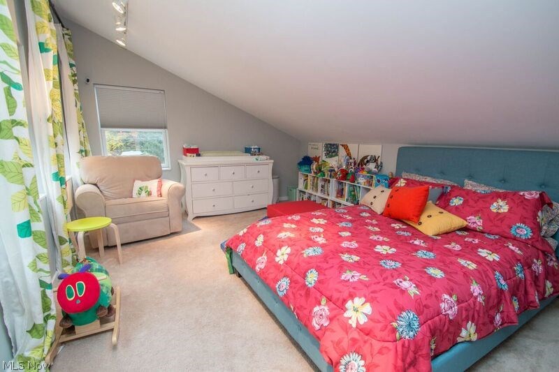 1007 Stewart Road Kent, OH 44240 - Photo 15 of 35 Upstairs bedroom.