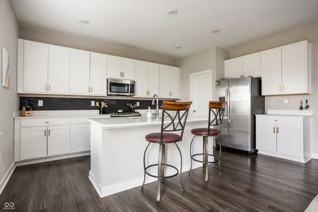 $425,000 | 6962 Gem Crk Lane, Whitestown, IN 46075