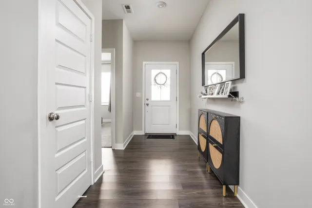 $425,000 | 6962 Gem Crk Lane, Whitestown, IN 46075