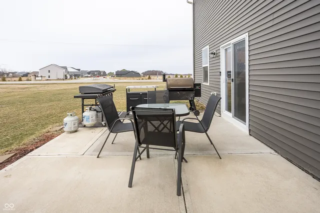 $425,000 | 6962 Gem Crk Lane, Whitestown, IN 46075