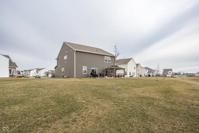 $425,000 | 6962 Gem Crk Lane, Whitestown, IN 46075