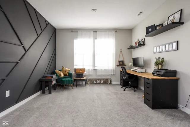 $425,000 | 6962 Gem Crk Lane, Whitestown, IN 46075