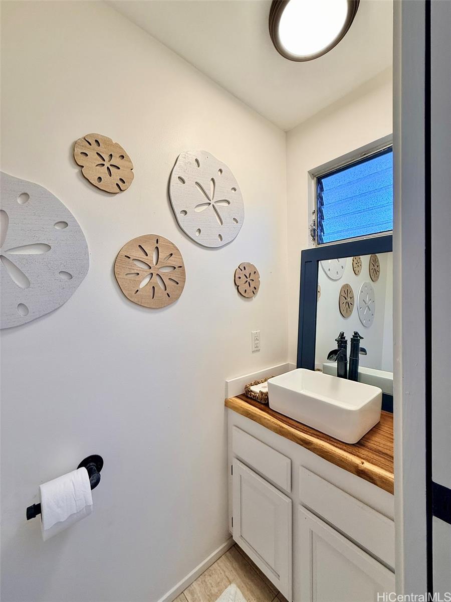 151 Alala Road Kailua, HI 96734 - Photo 18 of 25 hallway bath has separate wash closet