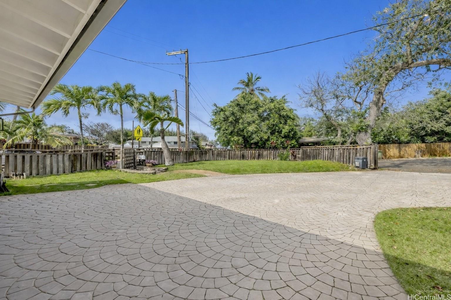 151 Alala Road Kailua, HI 96734 - Photo 21 of 25 expansive driveway has culdesac entry
