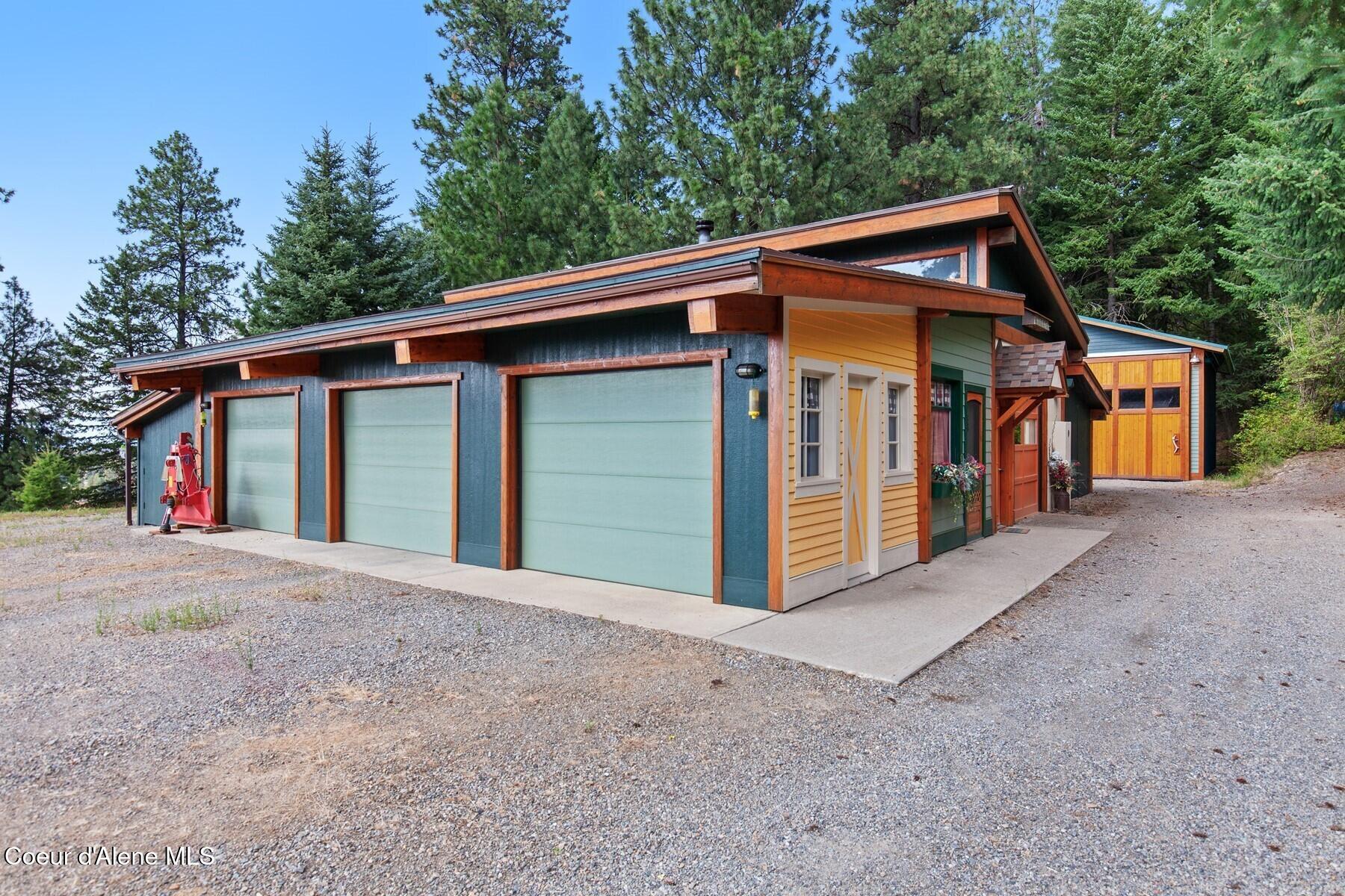 8562 South Gozzer Road Harrison, ID 83833 - Photo 6 of 40 Oversized 3 Car Garage SHOP