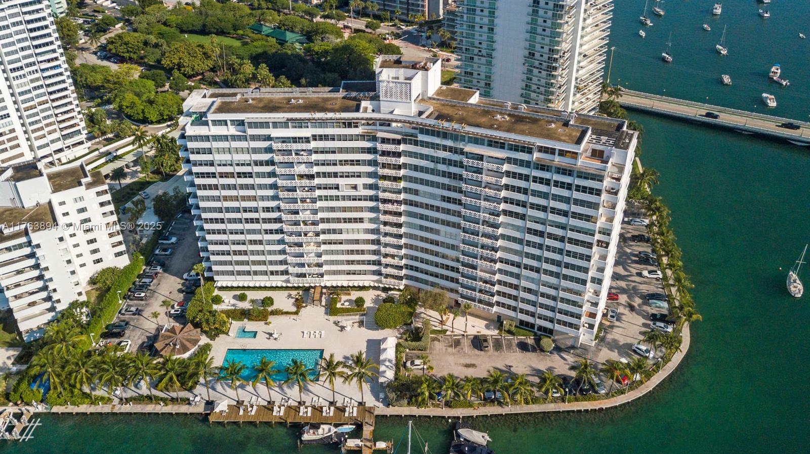 20 Island Avenue, Unit 1509 Miami Beach, FL 33139 - Photo 27 of 34 a view of a balcony