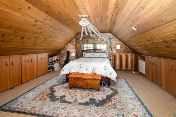 $749,900 | 2415 East 2nd Street, Duluth, MN 55812