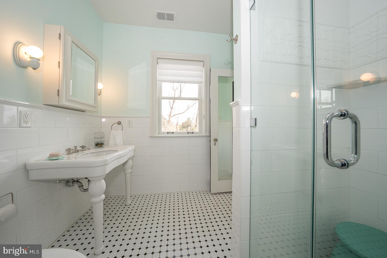 3501 Goshen Road Newtown Square, PA 19073 - Photo 50 of 79 Lovely Ensuite Bath