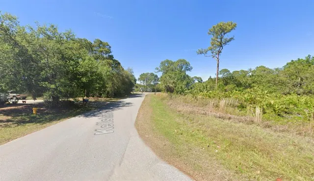 a view of an outdoor space