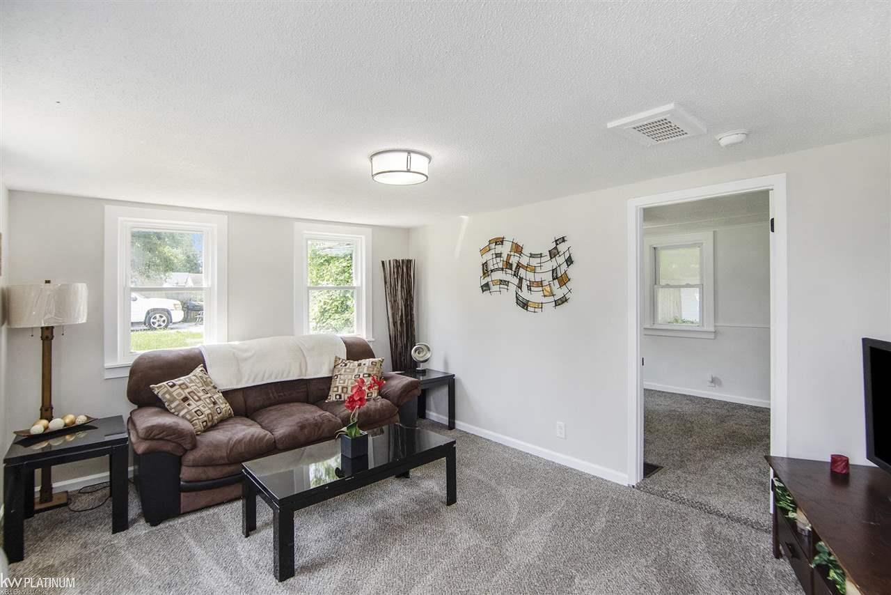 4192 Pineport Road Bridgeport, MI 48722 - Photo 6 of 15 50047136-5.JPG