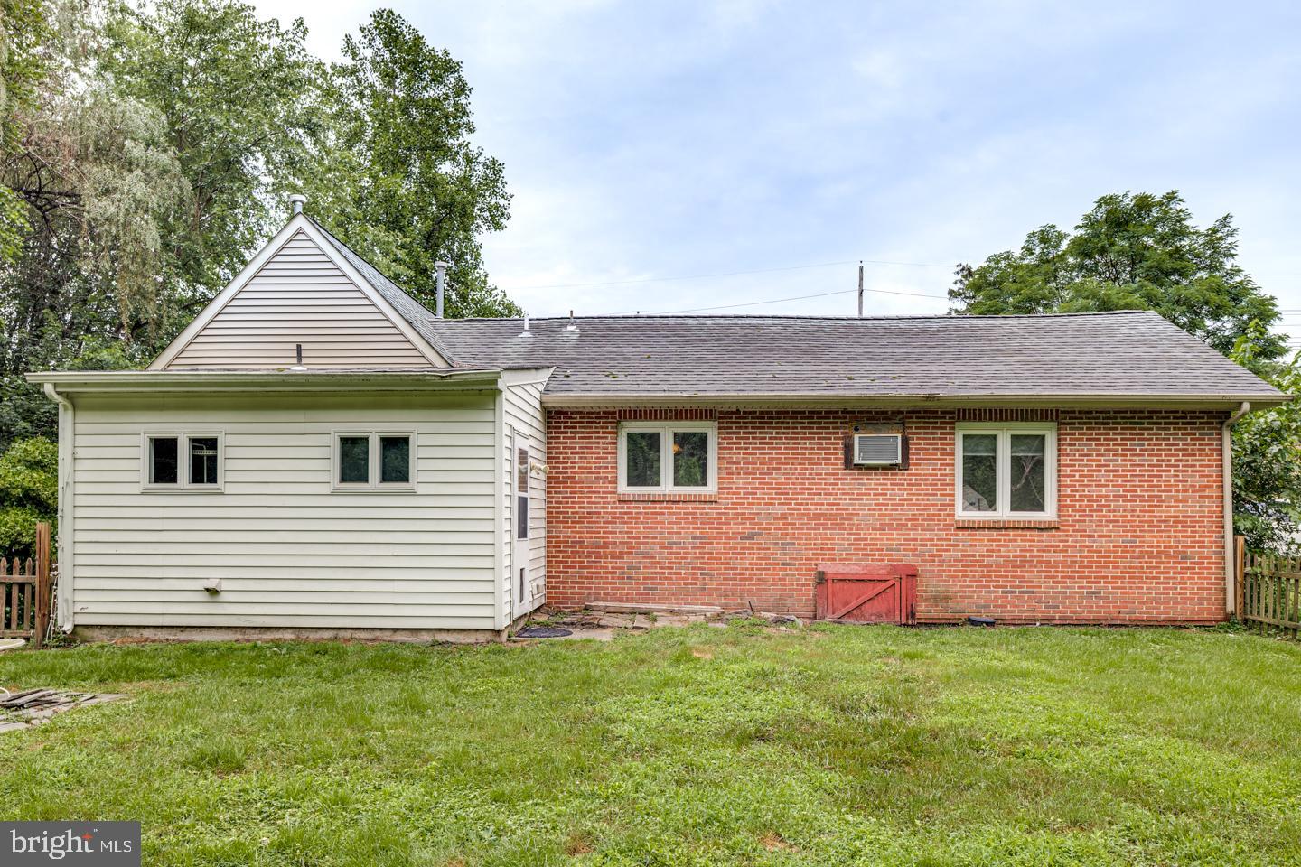 485 Main Street Lumberton, NJ 08048 - Photo 36 of 40 a front view of a house with a yard