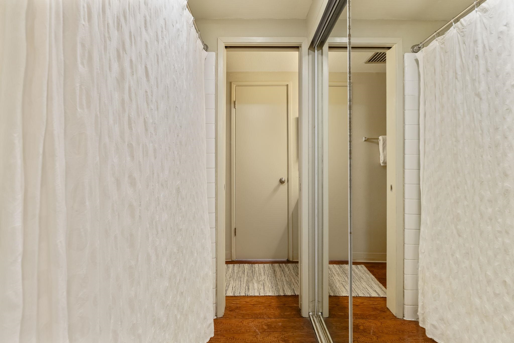 1063 Lower Main Street, Unit 507 Wailuku, HI 96793 - Photo 17 of 46 En-Suite Bathroom