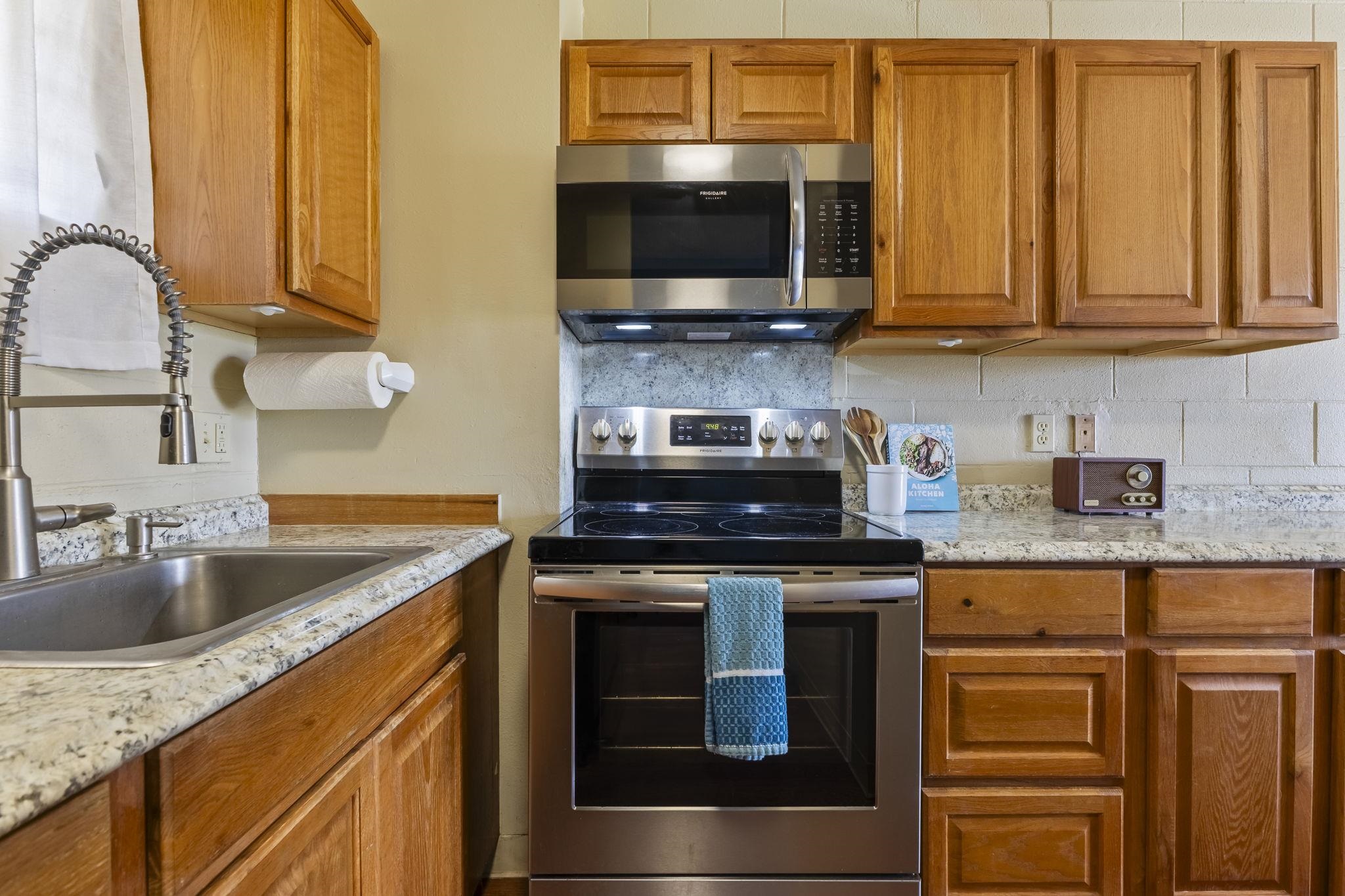 1063 Lower Main Street, Unit 507 Wailuku, HI 96793 - Photo 8 of 46 Kitchen