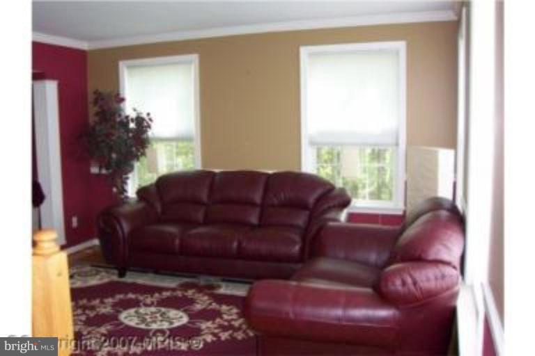 7995 Clark Station Road Severn, MD 21144 - Photo 2 of 10 Living Room