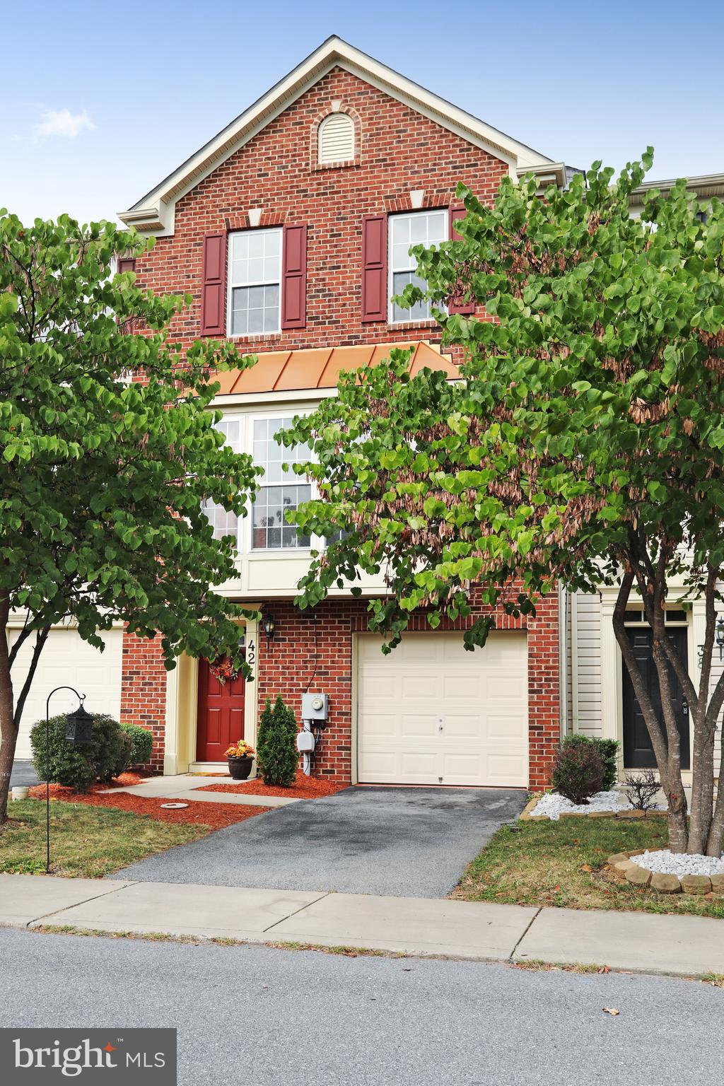 42 Streamside Place Falling Waters, WV 25419 - Photo 3 of 46 Gallery Image 3
