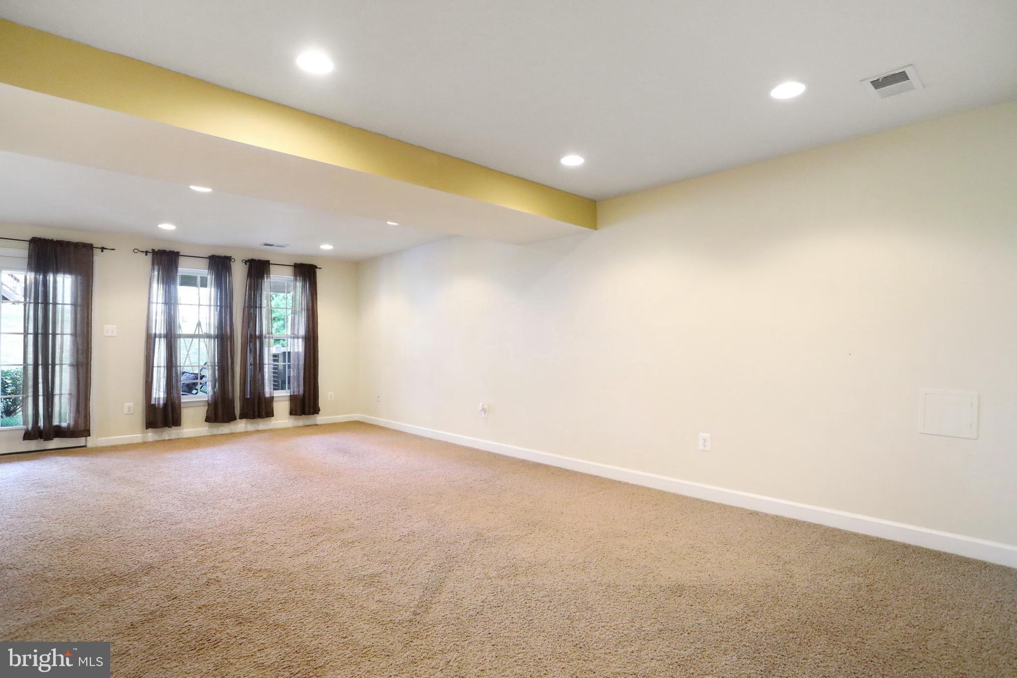 42 Streamside Place Falling Waters, WV 25419 - Photo 8 of 46 Gallery Image 8