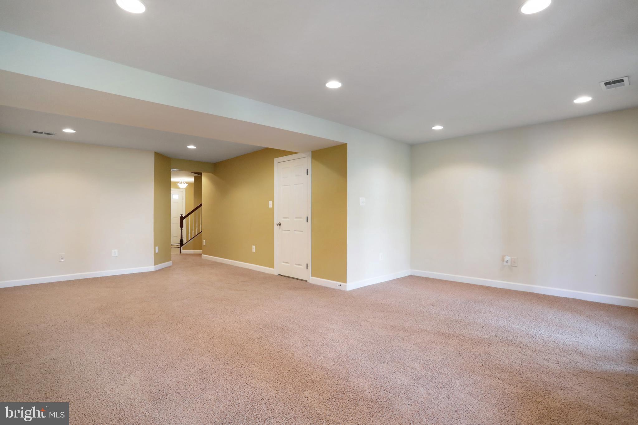 42 Streamside Place Falling Waters, WV 25419 - Photo 10 of 46 Gallery Image 10