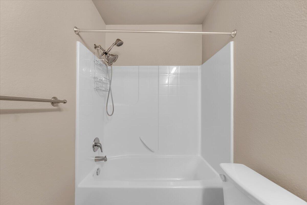 7253 Legacy Court Redding, CA 96001 - Photo 16 of 49 16
