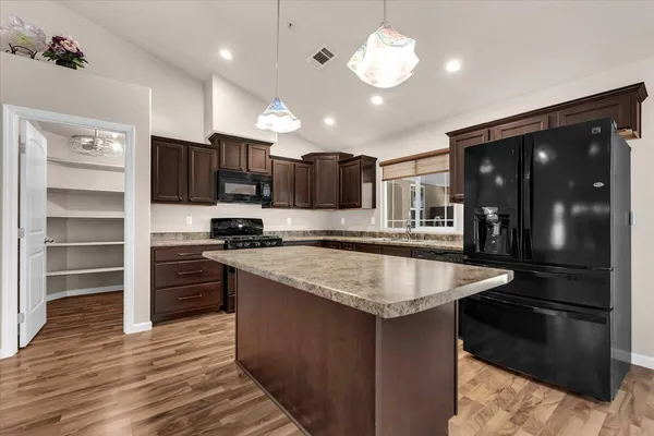 $469,900 | 7253 Legacy Court, Redding, CA 96001