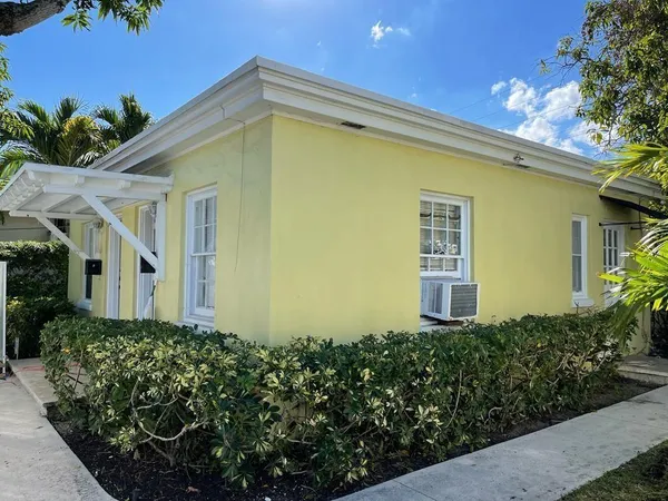 $1,700 | 104 Northeast 4th Avenue, Unit C, Delray Beach, FL 33483
