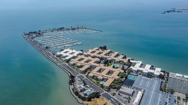 $469,900 | 4 Commodore Drive, Unit D438, Emeryville, CA 94608