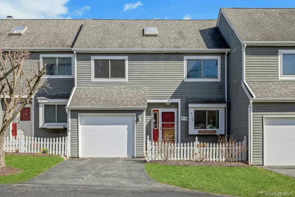 $375,000 | 11 Cushing Green South, Pawling, NY 12564