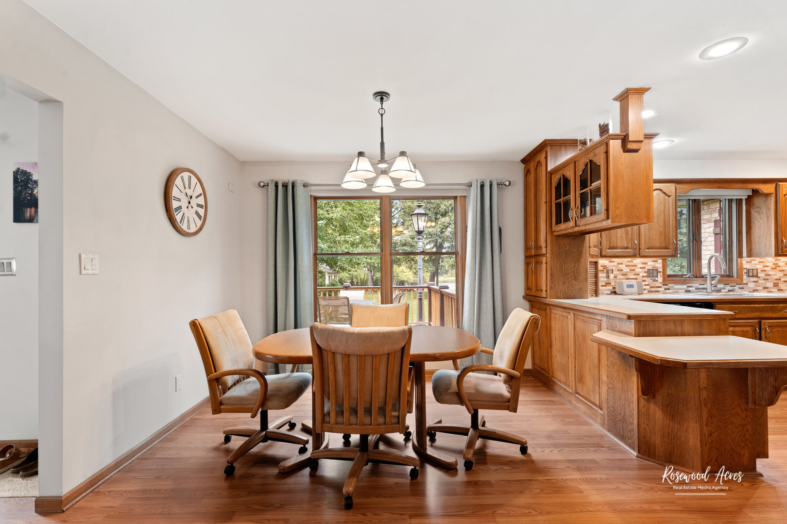 1900 Bittersweet Drive St. Anne, IL 60964 - Photo 5 of 23 a dining room with furniture and window