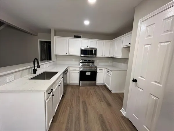 $2,400 | 922 Binbrook Drive, Mesquite, TX 75149