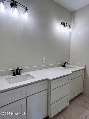 $499,900 | 504 Pointe Drive, La Grange, NC 28551