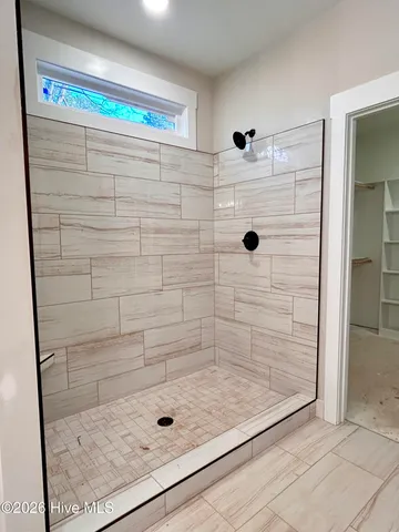 $499,900 | 504 Pointe Drive, La Grange, NC 28551