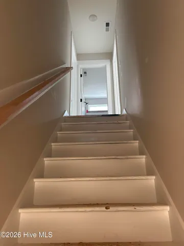 $499,900 | 504 Pointe Drive, La Grange, NC 28551