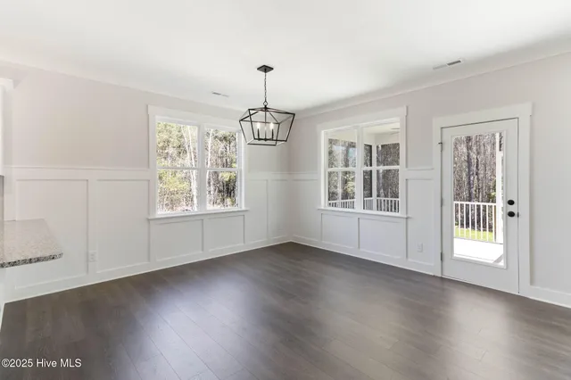 $499,900 | 504 Pointe Drive, La Grange, NC 28551