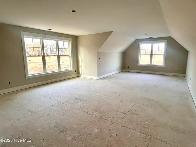 $499,900 | 504 Pointe Drive, La Grange, NC 28551