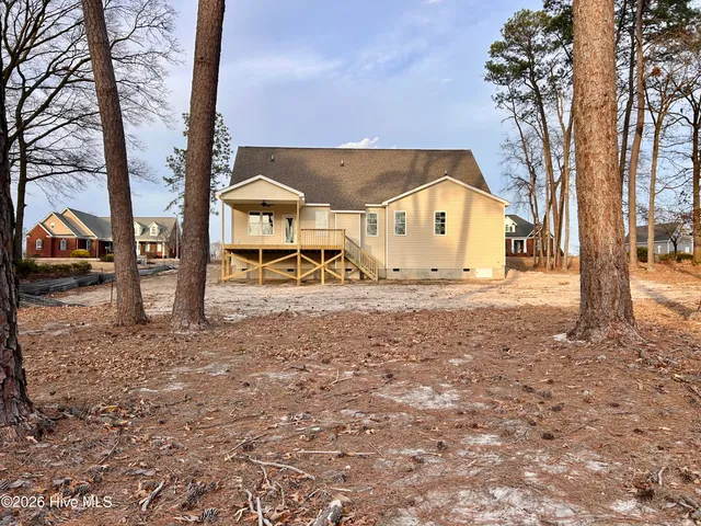 $499,900 | 504 Pointe Drive, La Grange, NC 28551